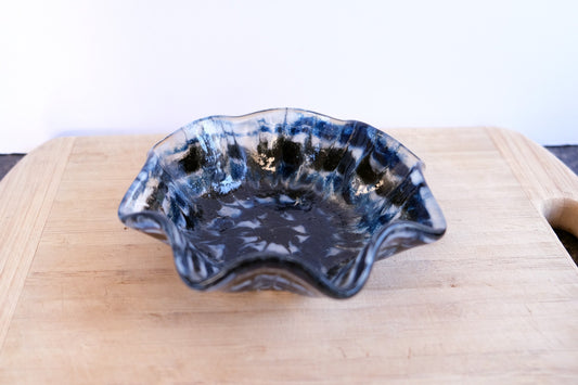 Blue, Black, White Tie Dye look ruffle edge 5 inch fused glass bowl seeds glassworks seedsglassworks